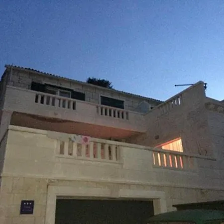 Apartment With Wifi Pucisca, Brac - 11416